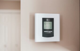 Hvorfor vælger mange danske boligejere at installere vandbaseret gulvvarme?